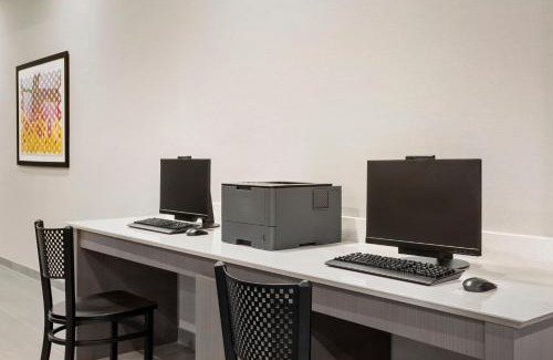 Dumfries Hotel | Holiday Inn Express Dumfries-Quantico by IHG
