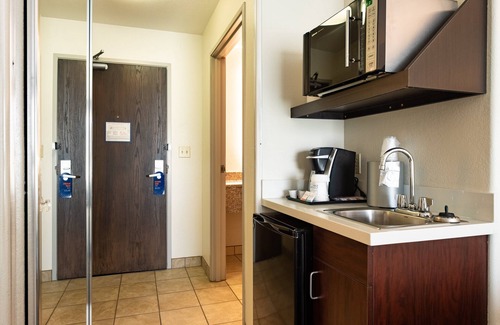 Evanston Hotel | Holiday Inn Express Evanston by IHG