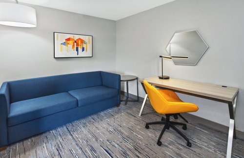 Fremont Hotel | Holiday Inn Express Fremont by IHG