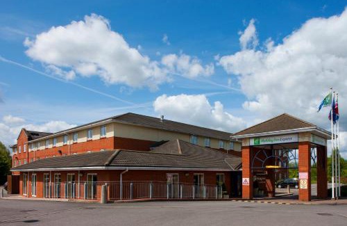 Quedgeley Hotel | Holiday Inn Express Gloucester - South by IHG