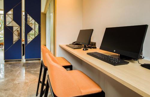 Qinglong County Hotel | Holiday Inn Express Guizhou Qinglong by IHG