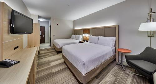 Medford Hotel | Holiday Inn Express Hotel & Suites Medford-Central Point by IHG