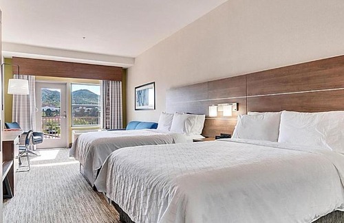 Lake Elsinore Hotel | Holiday Inn Express Hotel & Suites Lake Elsinore by IHG