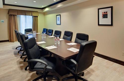 Albuquerque Hotel | Holiday Inn Express Hotel & Suites Albuquerque Airport by IHG