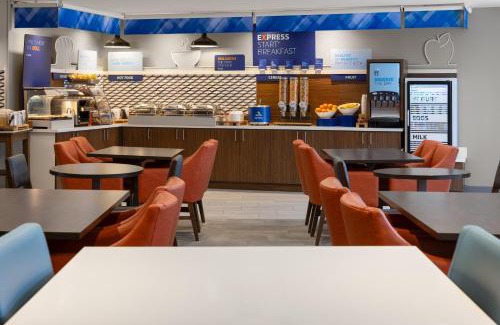 Brattleboro Hotel | Holiday Inn Express Hotel & Suites Brattleboro by IHG
