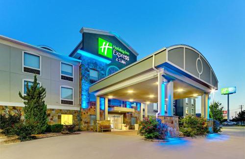 Weatherford Hotel | Holiday Inn Express Hotel and Suites Weatherford by IHG