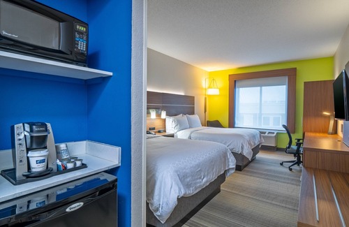 Woodbridge Hotel | Holiday Inn Express Hotel & Suites Woodbridge by IHG