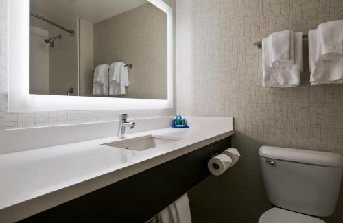 Burlington Hotel | Holiday Inn Express Hotels & Suites Burlington by IHG