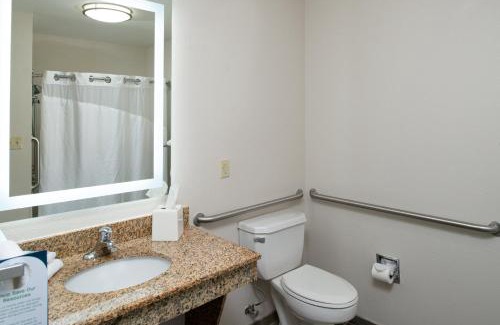 Farmington Hotel | Holiday Inn Express Hotel & Suites Farmington by IHG
