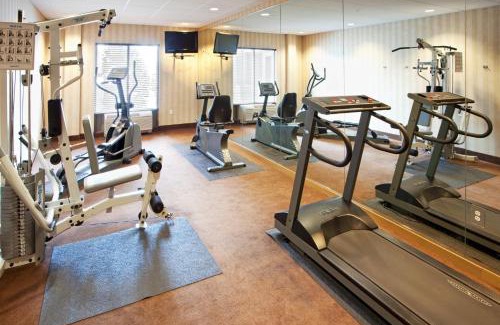 Halfway Hotel | Holiday Inn Express Hotel & Suites Hagerstown by IHG