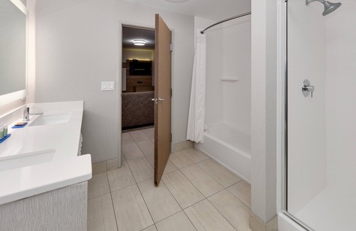 Scottsbluff Hotel | Holiday Inn Express Hotel & Suites Scottsbluff-Gering by IHG