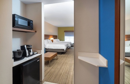 Talladega Hotel | Holiday Inn Express Hotel & Suites Talladega by IHG