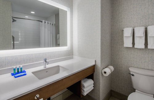 Airdrie Hotel | Holiday Inn Express Hotel & Suites Airdrie-Calgary North by IHG