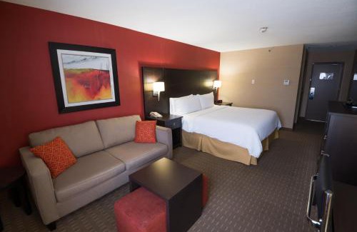 Chatham-Kent Hotel | Holiday Inn Express Hotel & Suites Chatham South by IHG