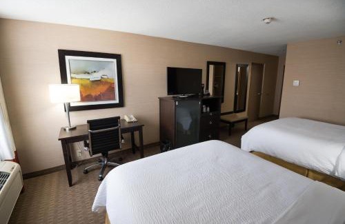 Chatham-Kent Hotel | Holiday Inn Express Hotel & Suites Chatham South by IHG