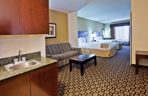 Clovis Hotel | Holiday Inn Express Hotel & Suites Clovis by IHG