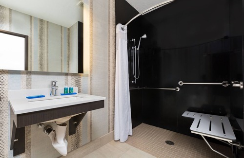 Eugene Hotel | Holiday Inn Express Hotel & Suites Eugene Downtown-University by IHG