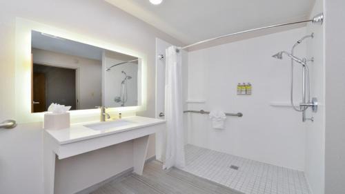LaPlace Hotel | Holiday Inn Express Hotel & Suites La Place by IHG