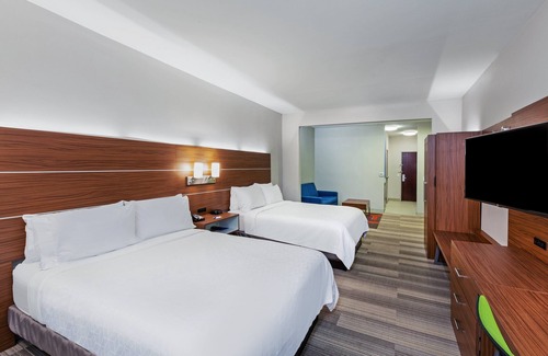 Orange Hotel | Holiday Inn Express Hotel & Suites Orange by IHG