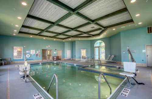 Oshkosh Hotel | Holiday Inn Express Hotel & Suites Oshkosh - State Route 41 by IHG
