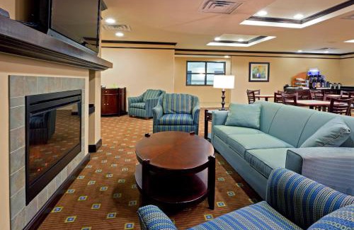 Cicero Hotel | Holiday Inn Express Hotel & Suites Syracuse North Airport Area by IHG