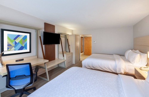 South Tulsa Hotel | Holiday Inn Express Hotel & Suites Jenks by IHG