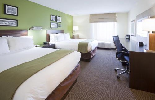 Rogers Hotel | Holiday Inn Express Hotel & Suites Rogers by IHG