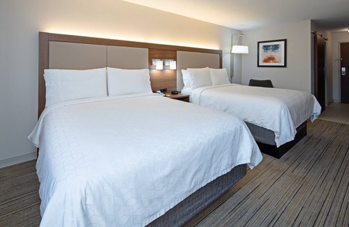 SeaTac Hotel | Holiday Inn Express Hotel & Suites SeaTac by IHG