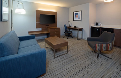 SeaTac Hotel | Holiday Inn Express Hotel & Suites SeaTac by IHG