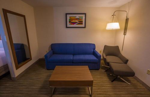 Pasco Hotel | Holiday Inn Express Hotel & Suites Pasco-TriCities by IHG