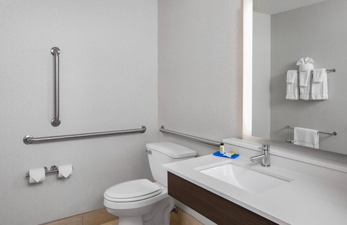 Altoona Hotel | Holiday Inn Express Hotel & Suites Altoona-Des Moines by IHG