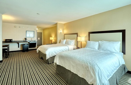 Batavia Hotel | Holiday Inn Express Hotel & Suites Batavia - Darien Lake by IHG