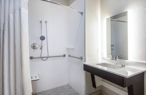 Voth Hotel | Holiday Inn Express Hotel & Suites BEAUMONT NW by IHG