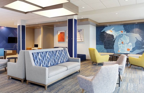 Bellevue Hotel | Holiday Inn Express Hotel & Suites Cincinnati Se Newport by IHG