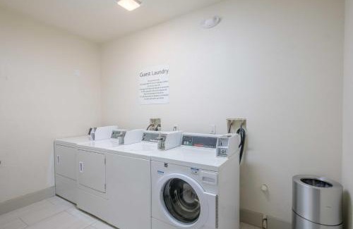Carlsbad Hotel | Holiday Inn Express Hotel & Suites Carlsbad by IHG