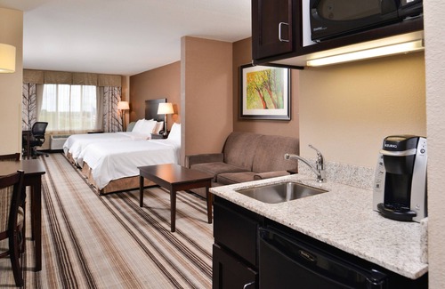 Emporia Hotel | Holiday Inn Express Hotel & Suites Emporia Northwest by IHG