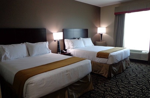 Lubbock Hotel | Holiday Inn Express Hotel & Suites Lubbock South by IHG