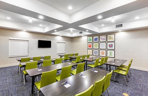 Port Arthur Hotel | Holiday Inn Express Hotel & Suites Port Arthur, an IHG Hotel