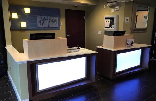 Woodbury Hotel | Holiday Inn Express Hotel & Suites St. Paul - Woodbury by IHG