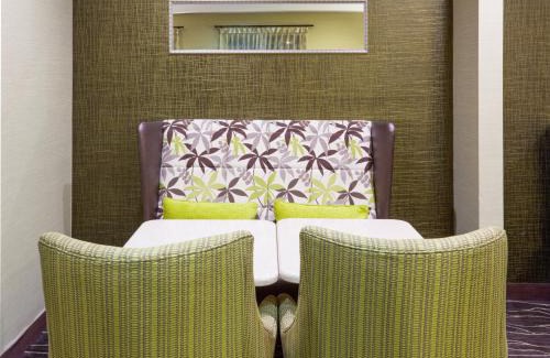 Woodbury Hotel | Holiday Inn Express Hotel & Suites St. Paul - Woodbury by IHG