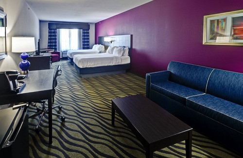 Hutchinson Hotel | Holiday Inn Express Hutchinson by IHG