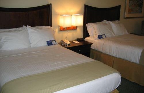 Plainfield Hotel | Holiday Inn Express Indianapolis Airport by IHG