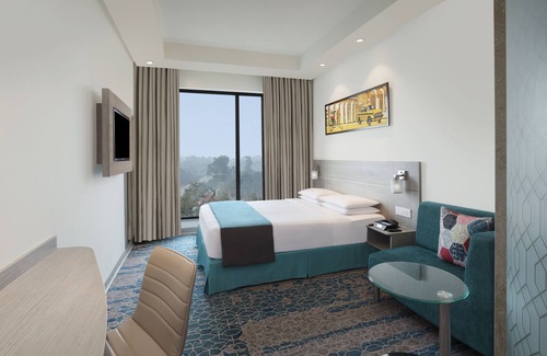 Kolkata Hotel | Holiday Inn Express Kolkata Airport by IHG