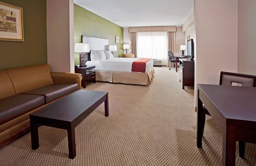 Lake Wales Hotel | Holiday Inn Express Lake Wales N-Winter Haven by IHG