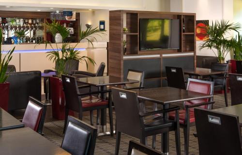 Dartford Hotel | Holiday Inn Express London - Dartford by IHG