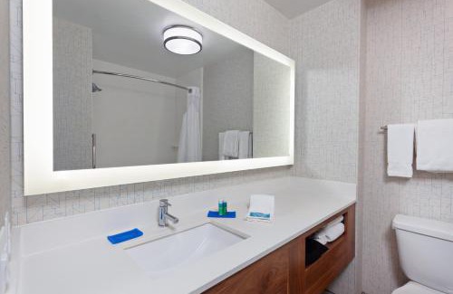 Los Angeles Hotel | Holiday Inn Express Los Angeles LAX Airport by IHG