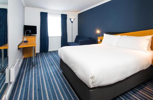 Belle Vue Hotel | Holiday Inn Express Manchester East by IHG