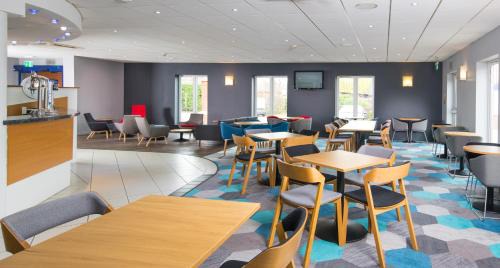 Belle Vue Hotel | Holiday Inn Express Manchester East by IHG