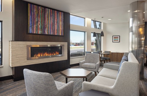 Quad Cities Hotel | Holiday Inn Express Moline - Quad Cities Area by IHG