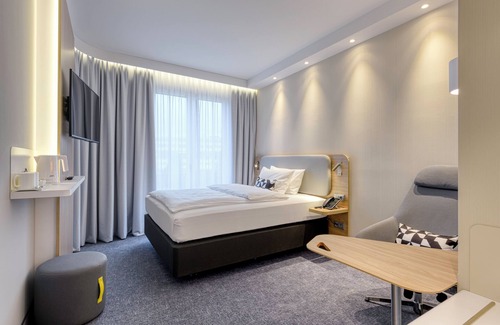 Erding Hotel | Holiday Inn Express Munich Airport - Erding by IHG